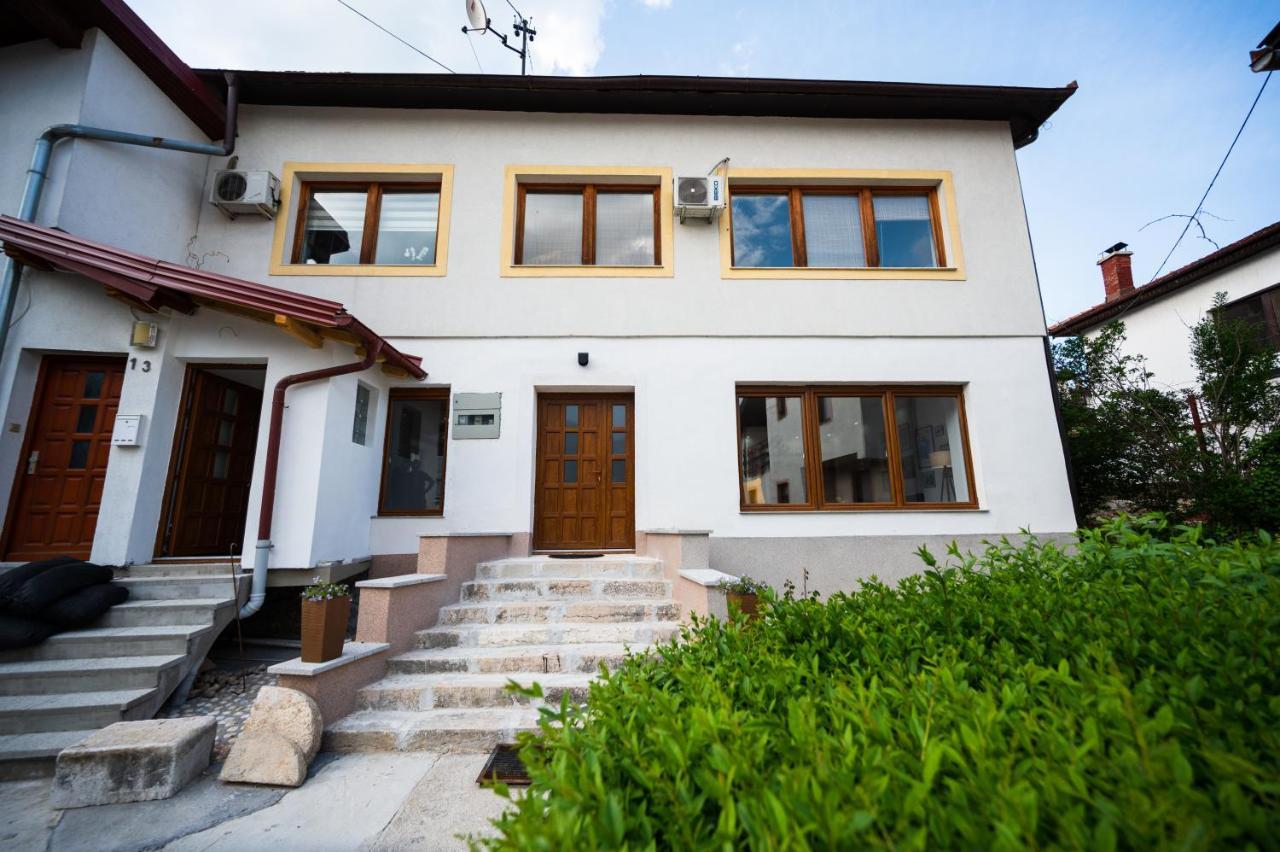 Spacious And Bright 2Bdr Apartment In The Old Town Sarajevo Exterior photo